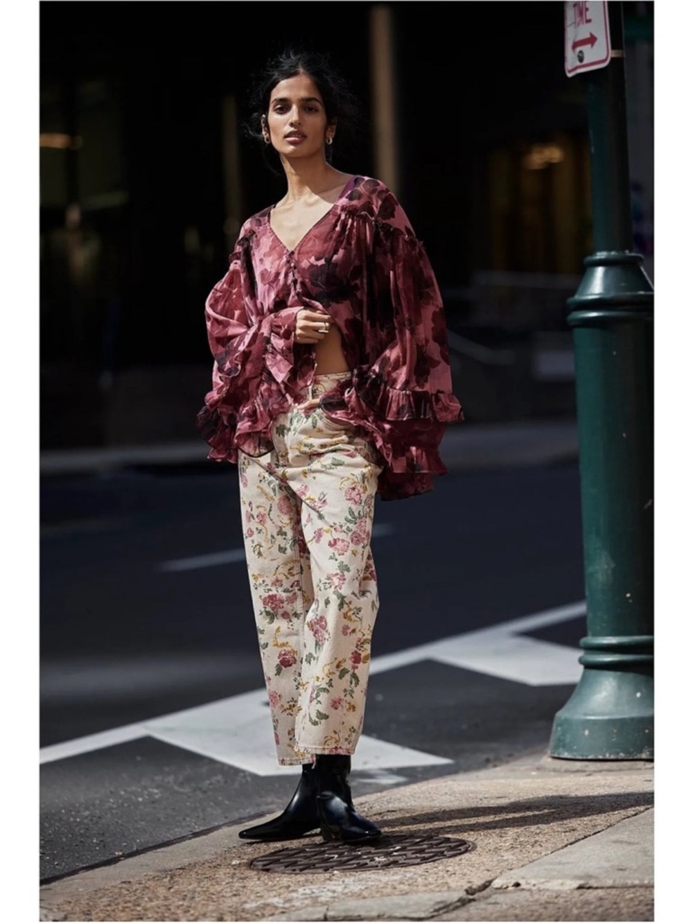 Free People x We The Free | Deep Trance Mid Rise Printed Jeans Wallpaper Floral - Picture 8 of 9
